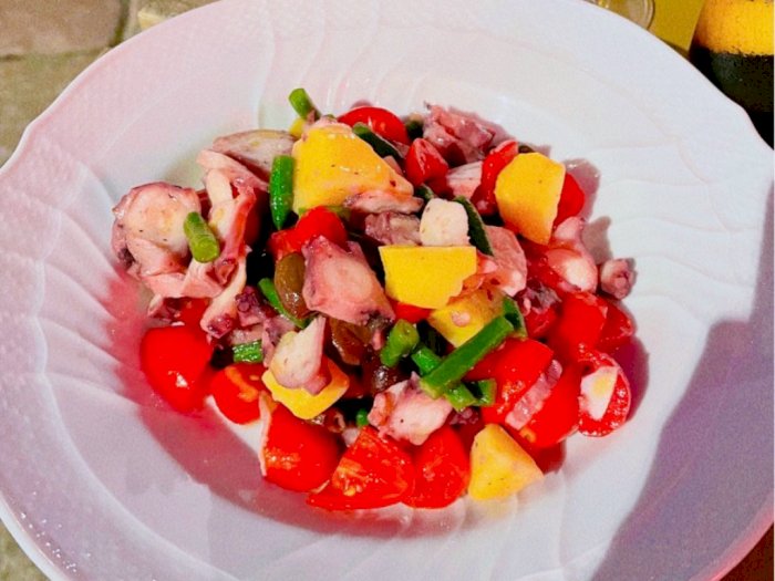 Rasakan Nikmatnya Salad Octopus khas Italia di Milan, Disajikan dengan Paprika