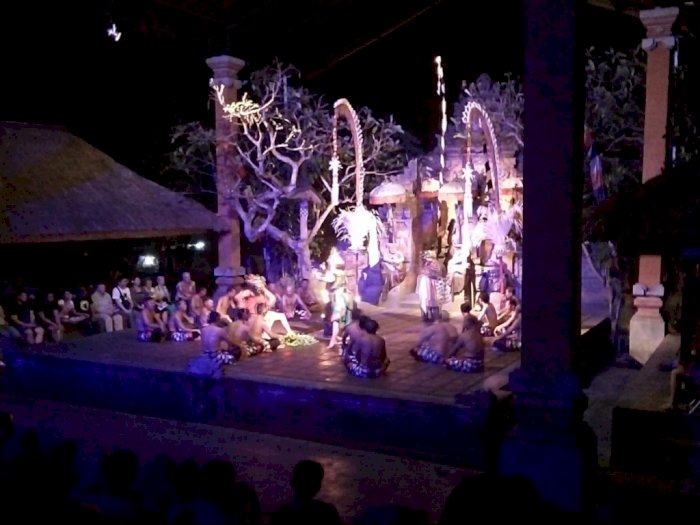 Mengenal Tari Kecak, Pertunjukan Budaya Bali yang Mengandalkan Suara, Ini Filosofinya!