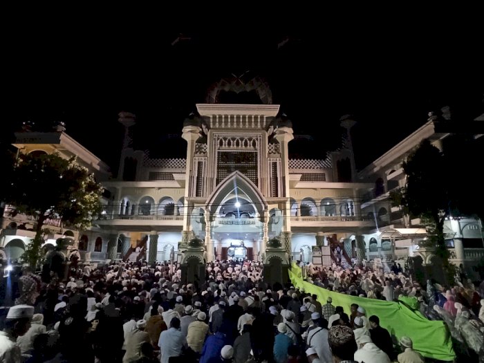 Berburu Lailatul Qadar di Penghunjung Ramadan, Masjid Jami Kota Malang Penuh