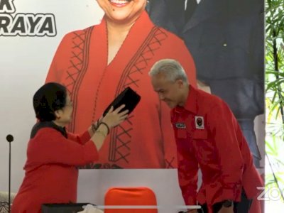 Beri Kopiah ke Capres PDIP Ganjar Pranowo, Megawati: Ini Identitas Nasionalisme Religius