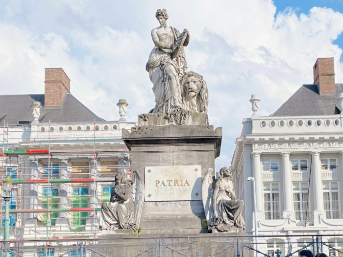 Monumen Place des Martyrs - Patria, Lambang Pengorbanan Pahlawan Kemerdekaan Belgia