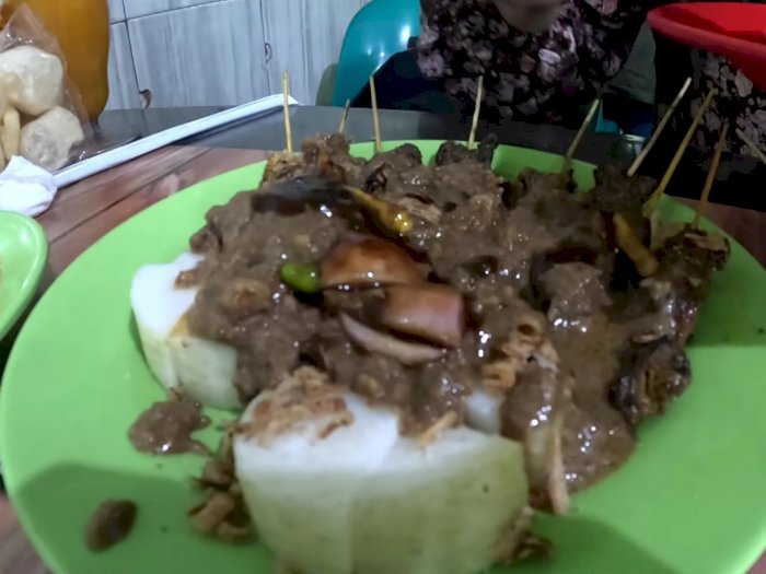 Nikmatnya Sate Memeng Kuliner Legendaris dari Medan, Dagingnya Terasa Empuk di Lidah