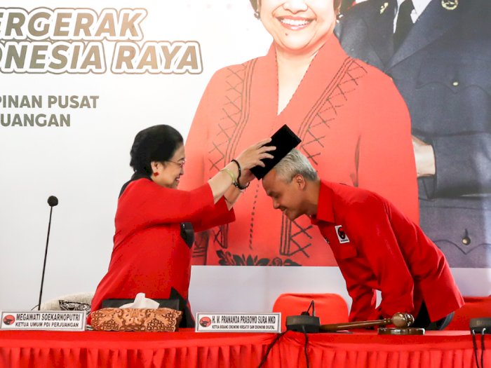 Megawati Beri Ganjar Kopiah, Hasto Kasih Kode Kerja Sama Politik dengan Kalangan Religius