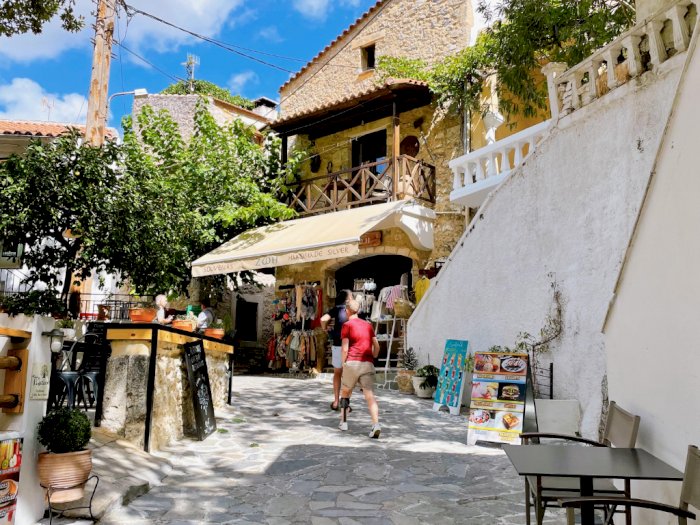 Cantiknya Desa Spili di Yunani, Pesona Tersembunyi yang Jarang Diketahui