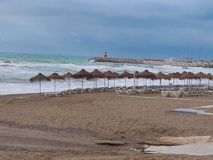 Pantai Carihuela, Surga Tersembunyi Menawarkan Pemandangan Laut Mediterania di Spanyol