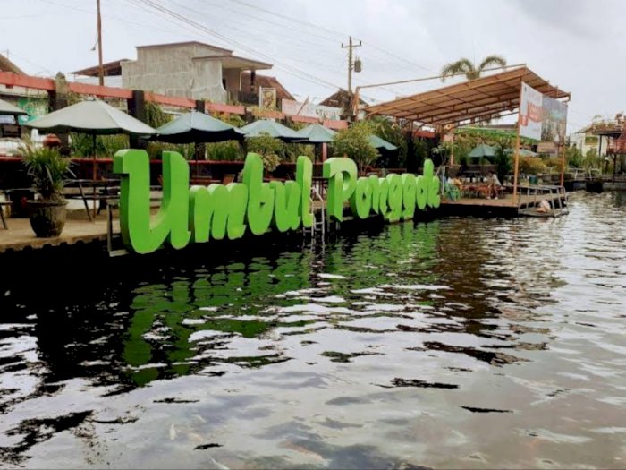 Merasakan Sensasi Foto Underwater di Umbul Ponggok, Klaten