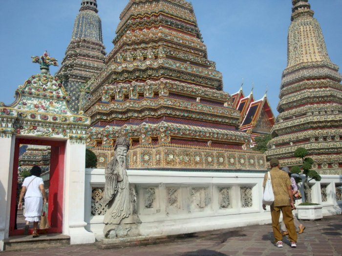 Wat Pho, Kuil Megah dengan Patung Buddha Tidur Terbesar Di Dunia