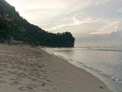 Intip Pesona Gemercik Air dan Pasir Putih di Pantai Pok Tunggal di Gunung Kidul Jogja