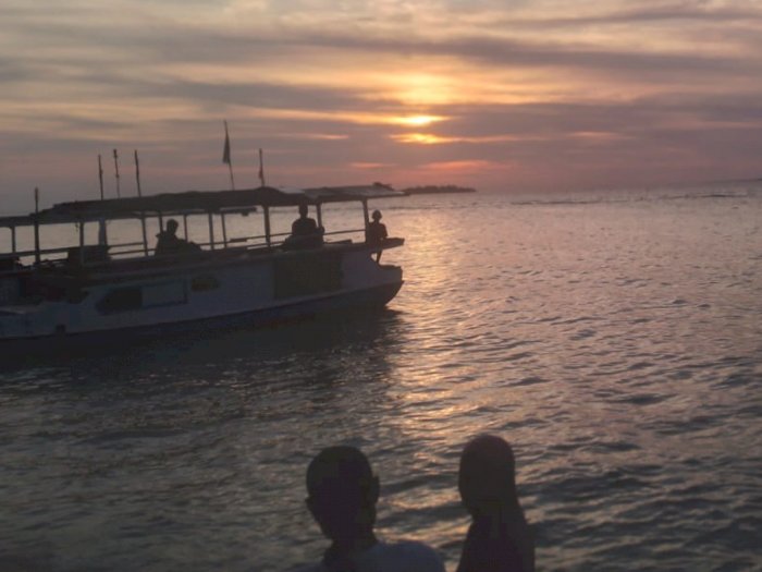 Menikmati Sunset dan Keindahan Destinasi Wisata dari Karimun Jawa yang Mengagumkan