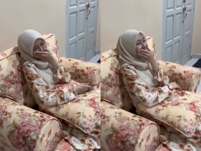 Wanita Ini Menyatu dengan Sofa karena Pakai Baju Motif Bunga: Mbak Jelmaan Bunglon Ya?