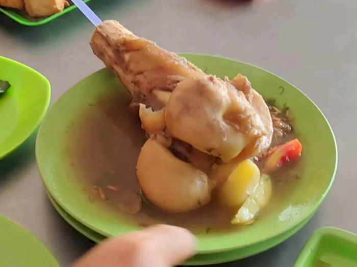Nikmatnya Sop Sumsum Langsa dari Medan, Tulang Sapi yang Dimasak dalam Kuah Kaldu