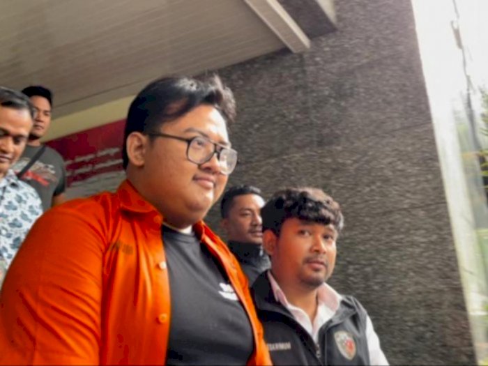 Polisi Bawa Yudo Andreawan, Pria Viral Ngamuk di Stasiun ke RSJ Untuk Dirawat