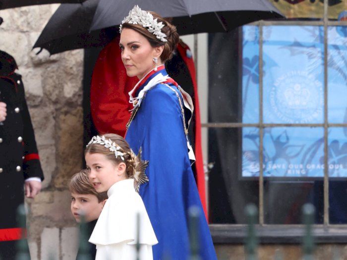 Princess Charlotte Pakai Mahkota Bunga di Penobatan Raja Charles, Bentuk Hormat ke Kakek
