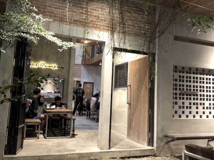 Kopi Rempah Blora: Cafe Aesthetic yang Tak Pernah Sepi Pengunjung!
