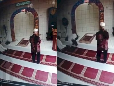 Viral Momen Pria Terjatuh dari Atas Masjid, Jamaah Kaget Tapi Lanjut Ibadah