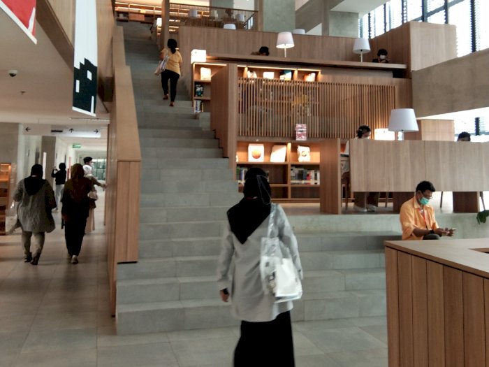 Serunya Bersantai di Perpustakaan Cikini Jakarta, Bikin Enggak Mau Pulang!