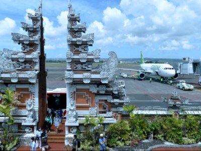 Tiket Pesawat Mahal Bikin Pemulihan Arus Kedatangan Turis ke Bali Terhambat