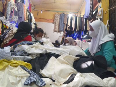 Pedagang Pakaian impor bekas di Pasar Bengkulu Kesulitan Beralih Usaha, Minta Solusi