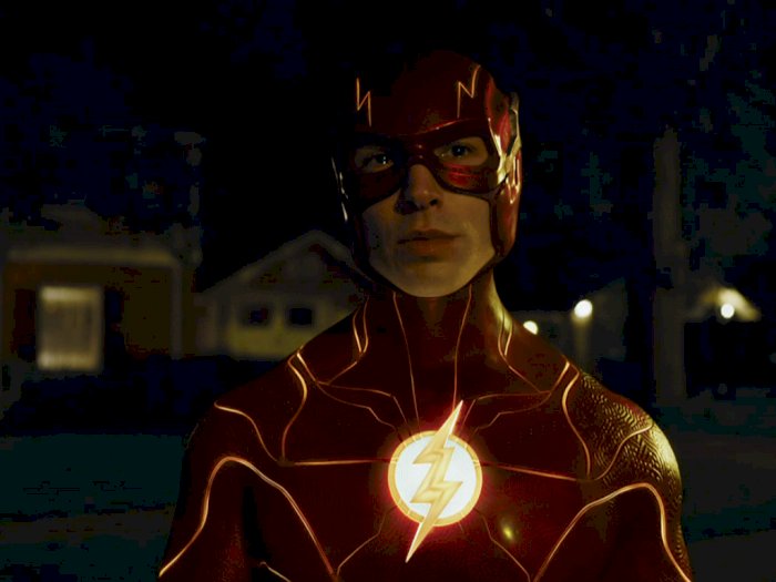 Meski Sedang Berkasus, Sutradara Ingin Ezra Miller Jadi Barry Allen Lagi di ‘The Flash 2’