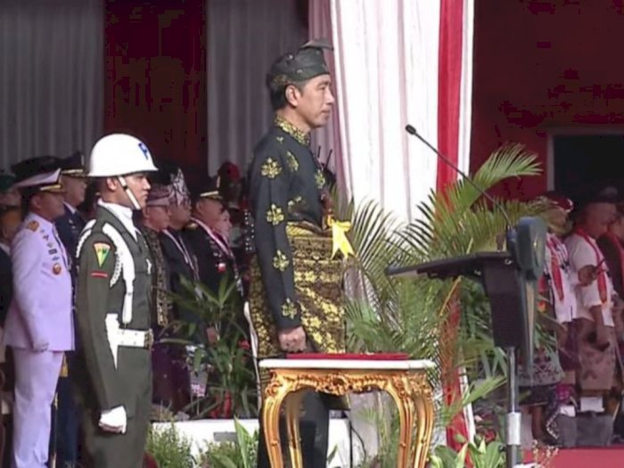 Pakai Baju Adat Kesultanan Deli, Presiden Jokowi Pimpin Upacara Hari Lahir Pancasila