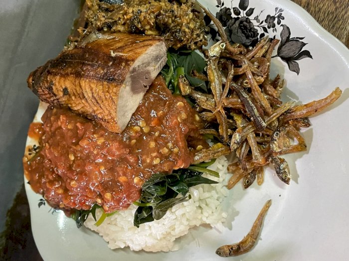Sambelan Ikan Tongkol Mbak Ju, Kuliner Viral Lokasinya Nyempil di Dalam Pasar