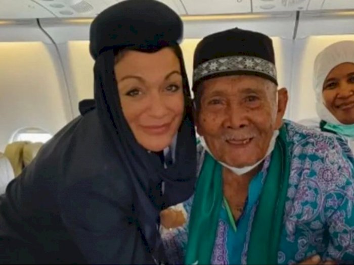 Jemaah Haji Usia 95 Tahun Ini Minta Turun dari Pesawat karena Lupa Belum Kasih Makan Ayam