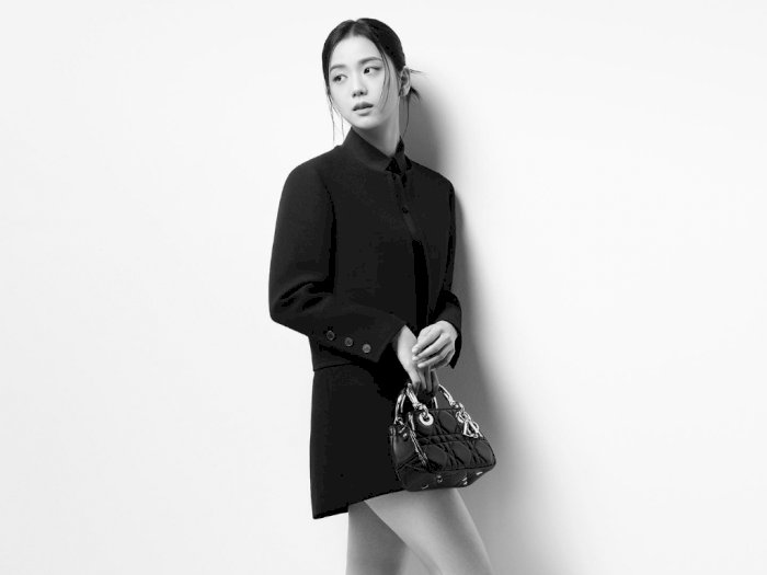 Jisoo BLACKPINK Tampil Memukau di Iklan Tas Dior Terbaru: Kenalkan Gaya & Semangat Berbeda