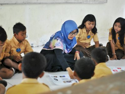 35 Ucapan Perpisahan untuk Guru dalam Bahasa Inggris dan Indonesia
