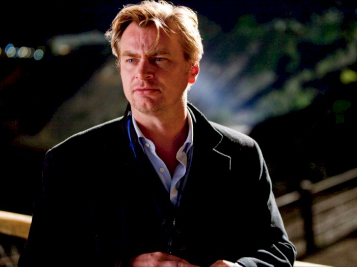 Setelah Proyek ‘Oppenheimer’, Warner Bros Ingin Christopher Nolan Kembali ke Studio