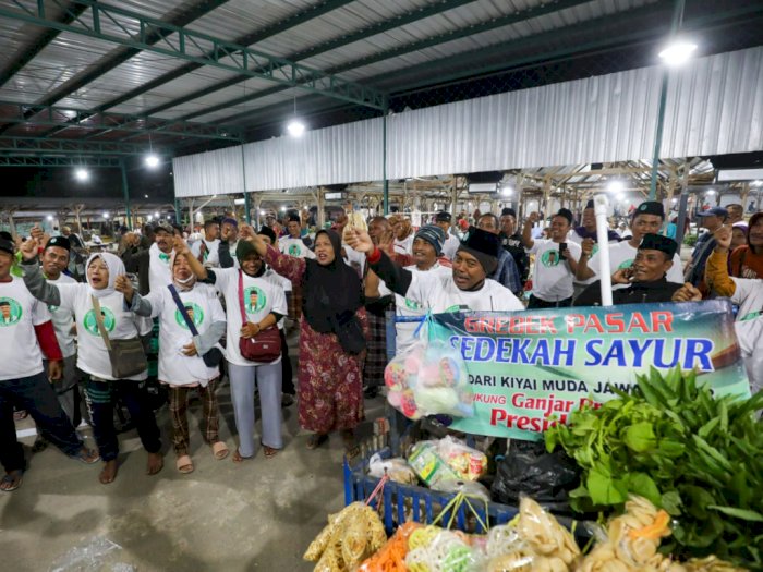 Bantu Lariskan Dagangan Pedagang Sayur, Relawan Ganjar  Gelar 'Grebek Pasar'