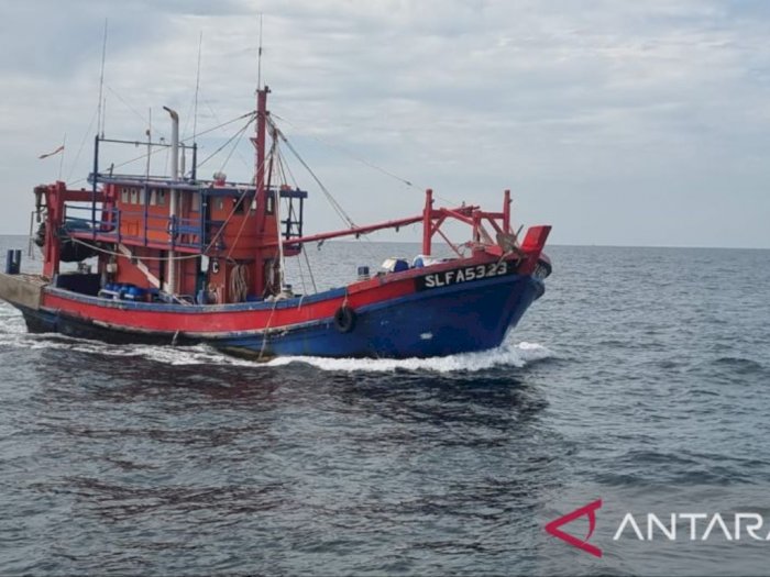 Sempat Kabur, Kapal Illegal Fishing Berbendera Malaysia Akhirnya Ditangkap KKP