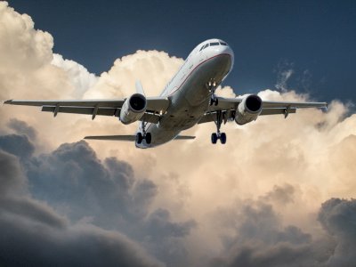 Harga Tiket Pesawat dari Jakarta ke Singapura, Batam dan Johor Naik di Periode Coldplay