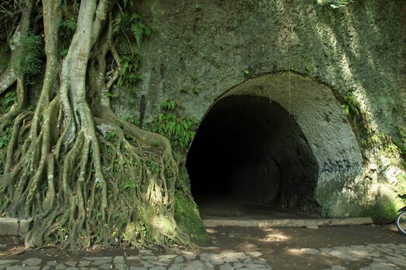 tempat wisata di indonesia gua jepang