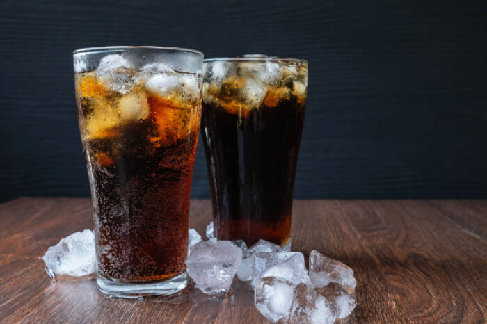 Ilustrasi minuman tinggi gula (photo/freepik/narong27) makanan yang menimbulkan jerawat