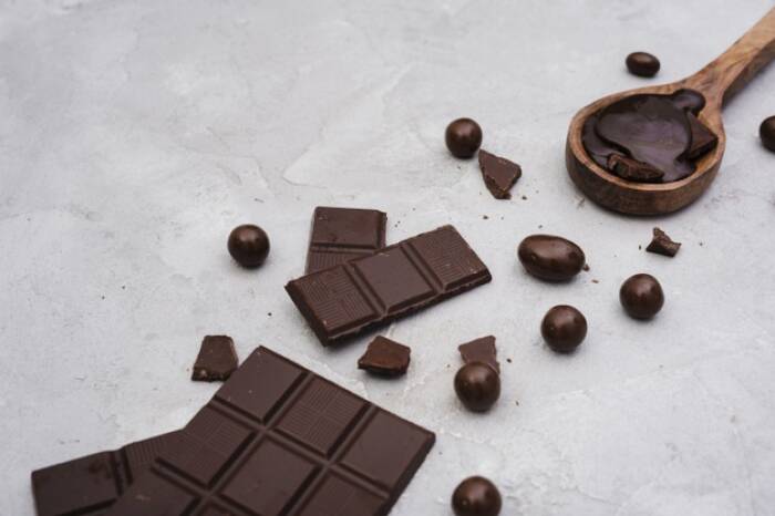Ilustrasi cokelat (photo/freepik) makanan penyebab timbulnya jerawat