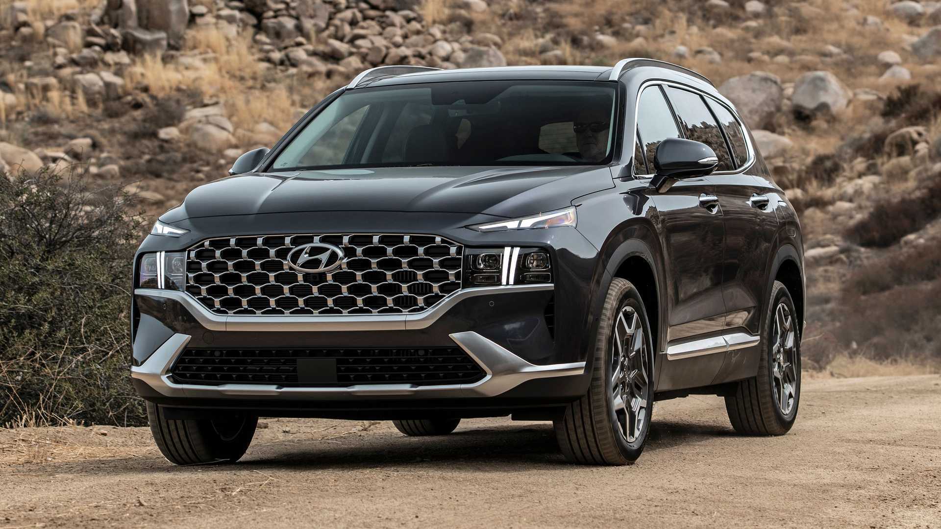 Tampilan mobil Hyundai New Santa Fe 2021 terbaru (photo/Hyundai) Tampilan mobil Hyundai New Santa Fe 2021 terbaru