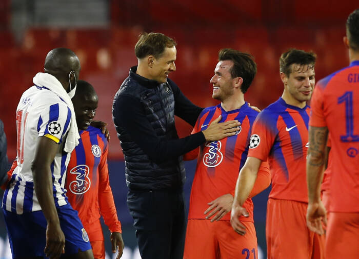 Manajer Chelsea Thomas Tuchel merayakan dengan Ben Chilwell setelah pertandingan (REUTERS/Marcelo Del Pozo) Manajer Chelsea Thomas Tuchel merayakan dengan Ben Chilwell setelah pertandingan