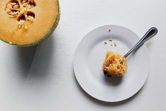 Melon untuk menu buka puasa (photo/unsplash/@thisisralston) menu buka puasa dan sahur