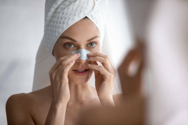 Ilustrasi masker hidung (photo/istock/fizkes) cara memancungkan hidung dengan alami