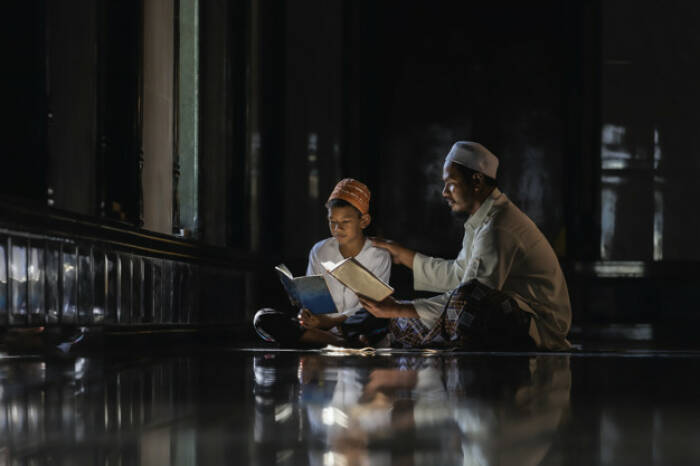 Ilustrasi memberi contoh yang baik bagi anak (photo/freepik/jaynothing) cara mendidik anak laki2