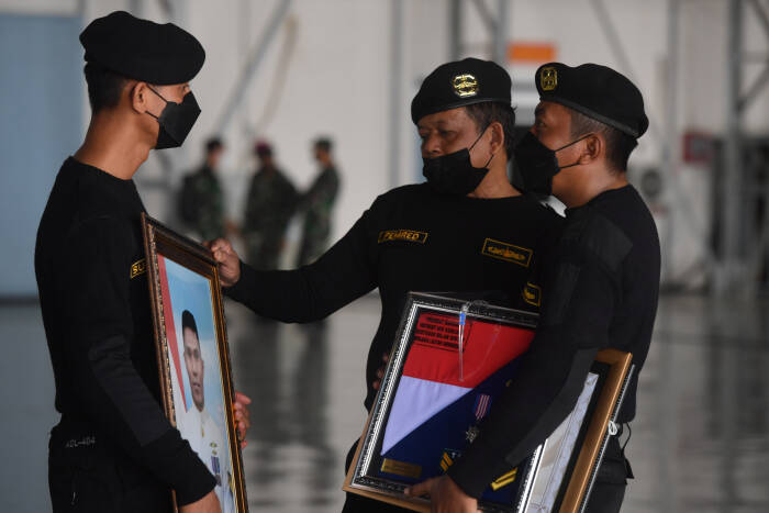 ANTARA FOTO/Zabur Karuru Penganugerahan tanda kehormatan dan kenaikan pangkat luar biasa prajurit KRI Nanggala-402