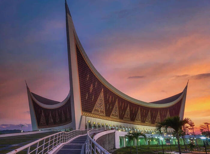 Wisata religi Islam di Sumatera Barat (photo/instagram/@novian_altelucav) wisata religi islam di indonesia