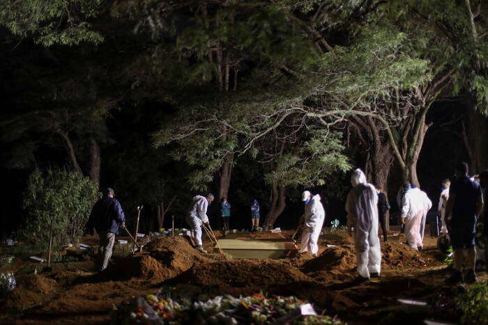 Kematian korban covid-19 di Brasil meningkat (REUTERS/Amanda Perobelli) Kematian korban covid-19 di Brasil meningkat