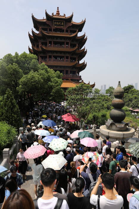 Liburan Hari Buruh di Wuhan (REUTERS / Tingshu Wang) Liburan Hari Buruh di Wuhan