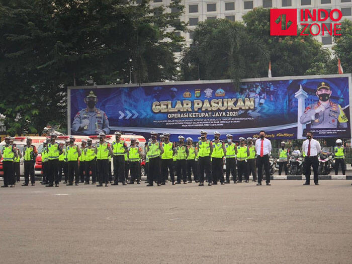 Kakorlantas Polri Pimpin apel gelar pasukan Operasi Ketupat 2021 di Mapolda Metro Jaya, Jakarta. (INDOZONE/Samsudhuha Wildansyah) Mudik, Polda Metro Jaya, Jalur Tikus