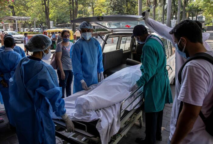 Pasien meninggal akibat Covid-19 di India. (Reuters) Pasien meninggal akibat Covid-19 di India. (Reuters)