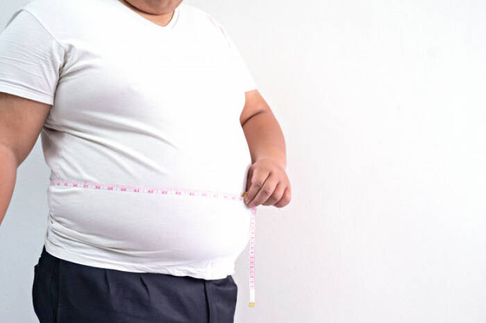Bahaya terlalu banyak makan gorengan menyebabkan obesitas (photo/freepik/sarayute-smalldog) bahaya terlalu banyak makan gorengan