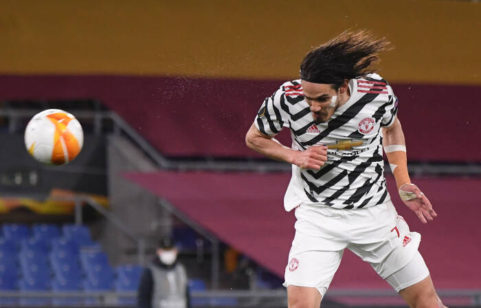 Edinson Cavani dari Manchester United mencetak gol kedua mereka (REUTERS/Alberto Lingria) Edinson Cavani dari Manchester United mencetak gol kedua mereka
