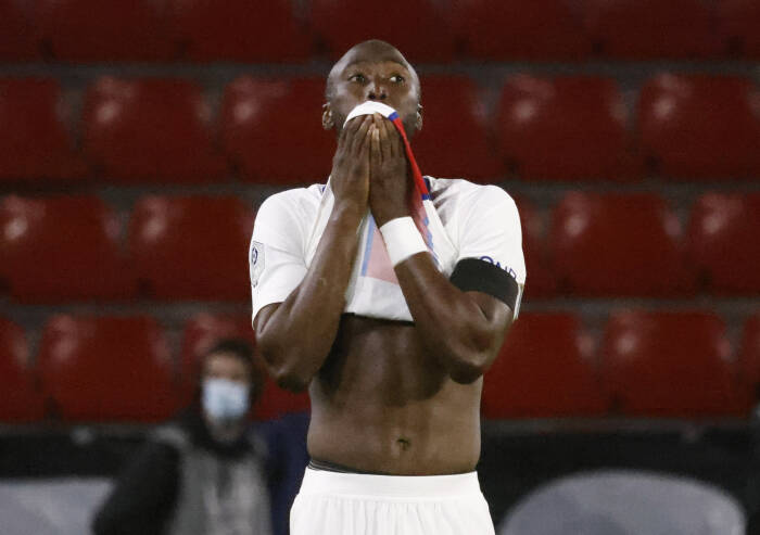 Danilo Pereira dari Paris St Germain setelah pertandingan (REUTERS/Stephane Mahe) Danilo Pereira dari Paris St Germain setelah pertandingan