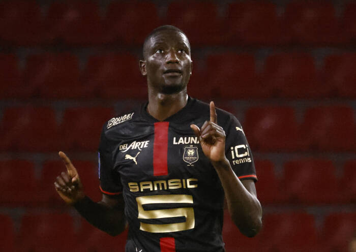 Serhou Guirassy dari Stade Rennes merayakan gol pertama mereka (REUTERS/Stephane Mahe) Serhou Guirassy dari Stade Rennes merayakan gol pertama mereka